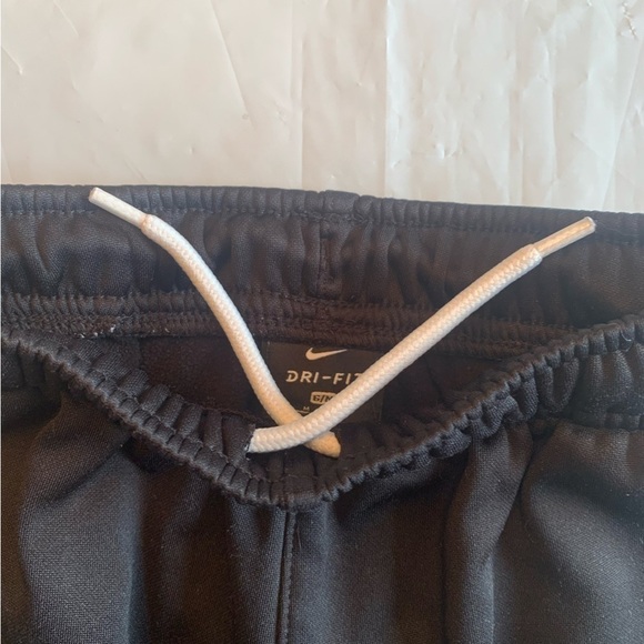 Nike dry fit kids black sweatpants size 5/6 years - Picture 3 of 8